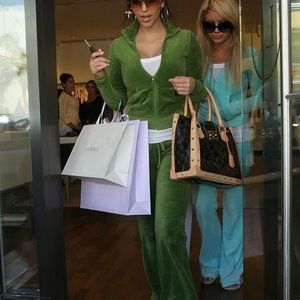 Juicy couture tracksuit 🍏